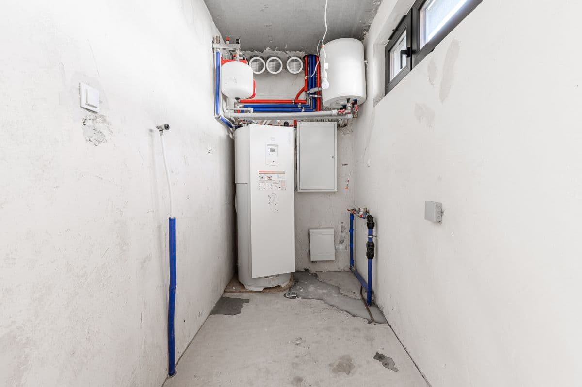 Przestronny segment z dużym ogrodem w Białołęce – 13