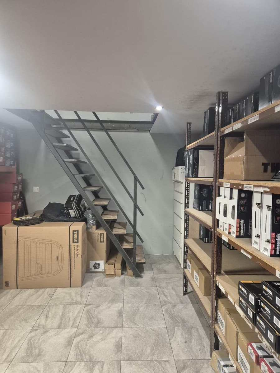 Przestronny lokal handlowo-usługowy 226 m2 w Woli – 6