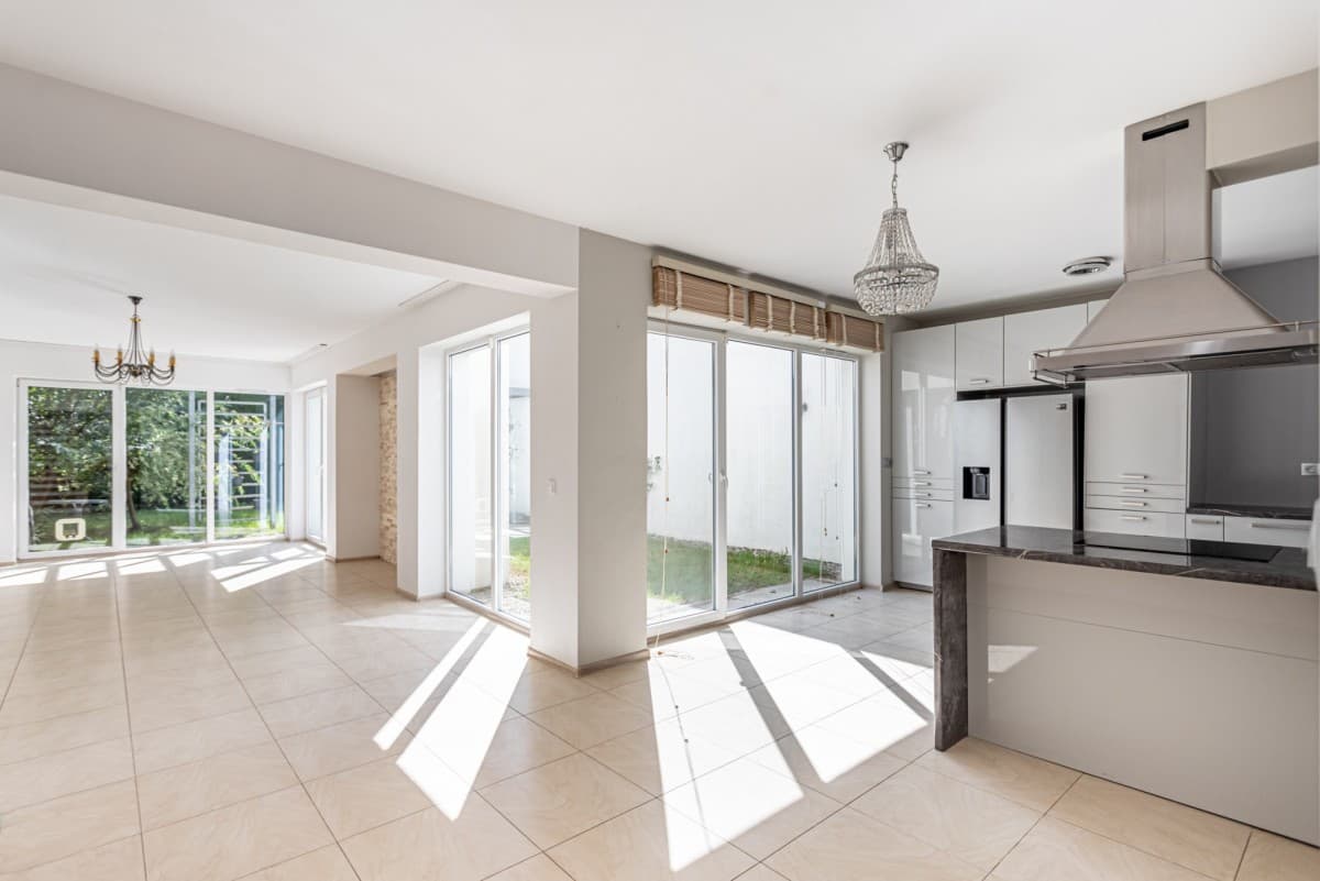 Przestronny dom rodzinny z prywatnym ogrodem – 1