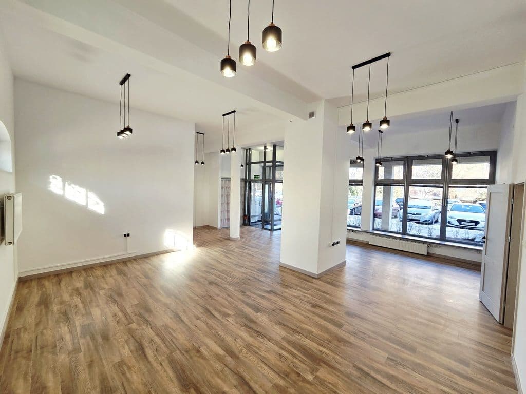 Wyremontowany lokal użytkowy w doskonałej lokalizacji – 1