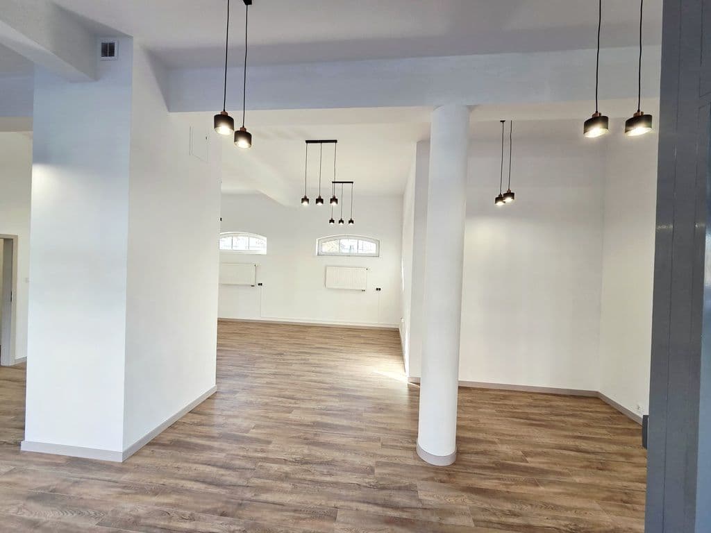Wyremontowany lokal użytkowy w doskonałej lokalizacji – 5