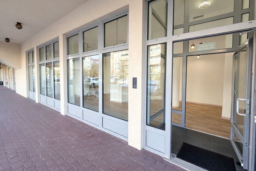 Wyremontowany lokal użytkowy w doskonałej lokalizacji – 9