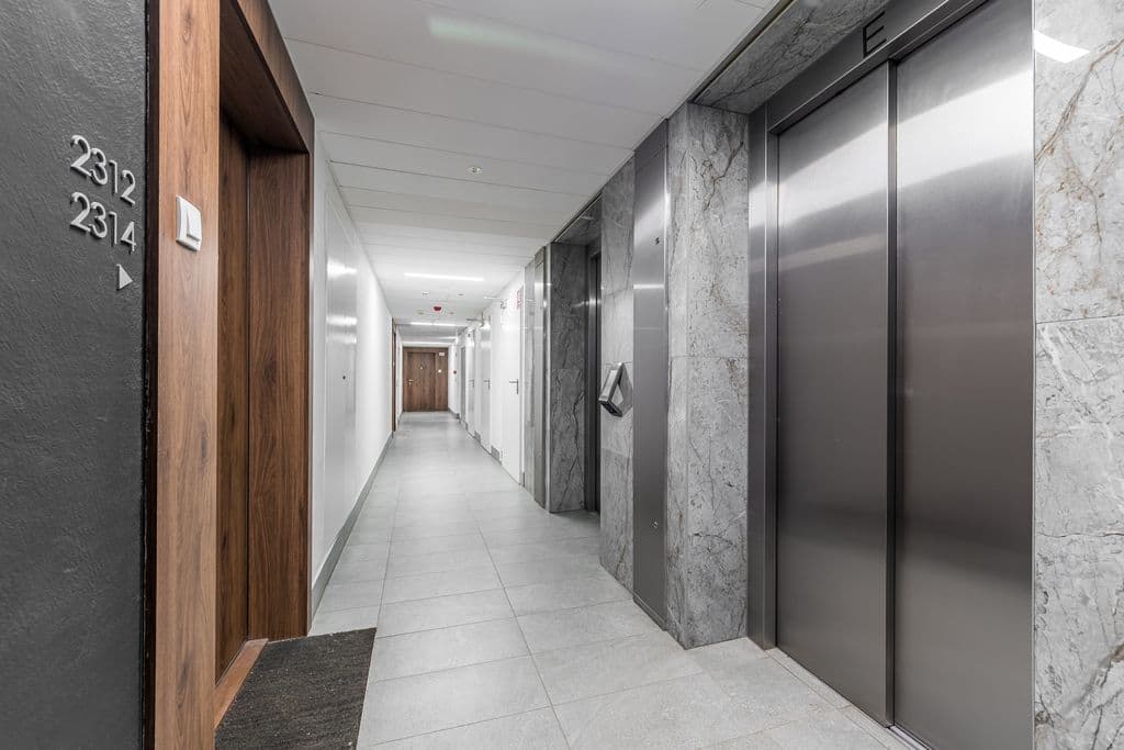 Penthouse z panoramicznym widokiem na miasto, 2 pokoje – 16