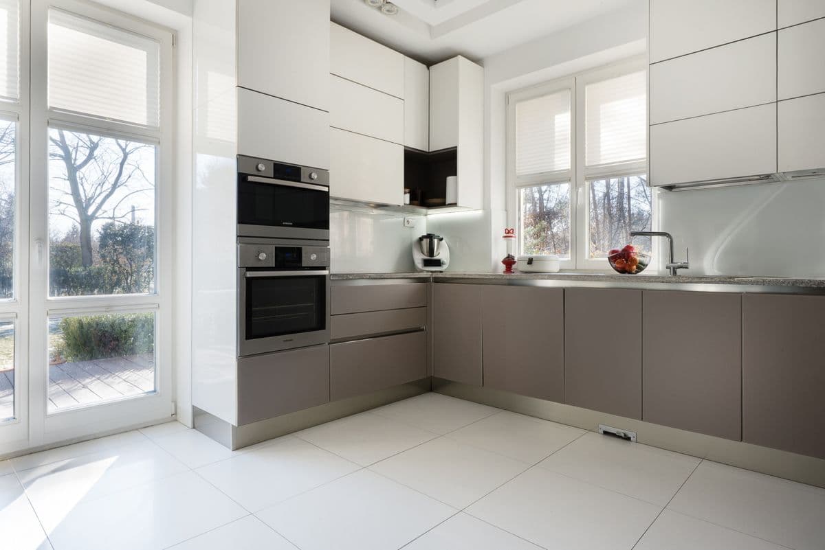 Elegancki dom w stylu toskańskim z domkiem gościnnym – 10