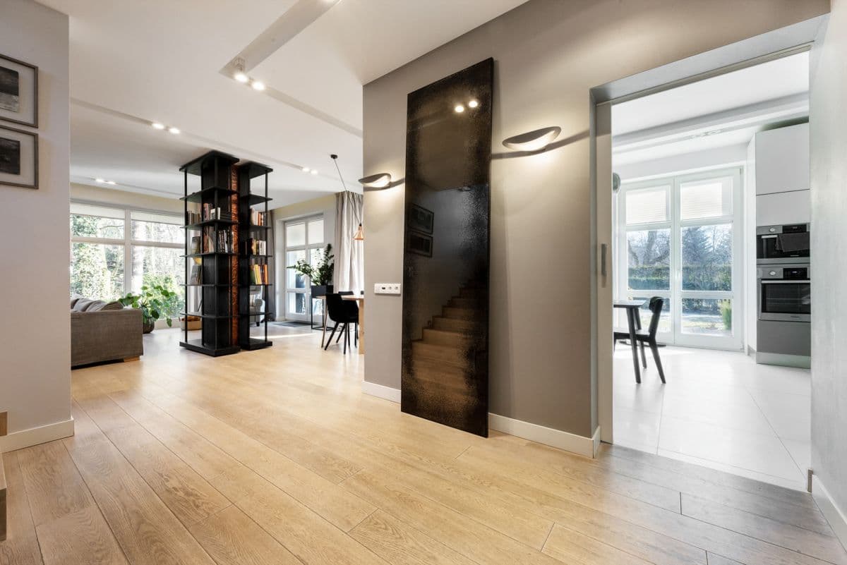 Elegancki dom w stylu toskańskim z domkiem gościnnym – 12