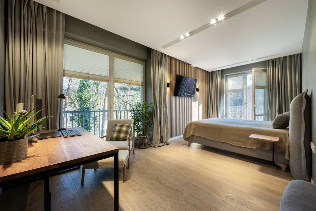 Elegancki dom w stylu toskańskim z domkiem gościnnym – 13