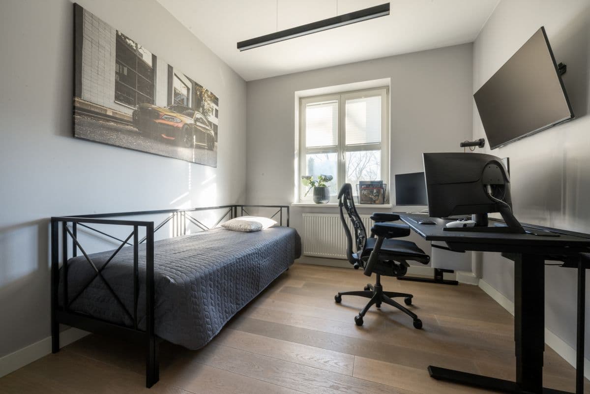 Elegancki dom w stylu toskańskim z domkiem gościnnym – 16