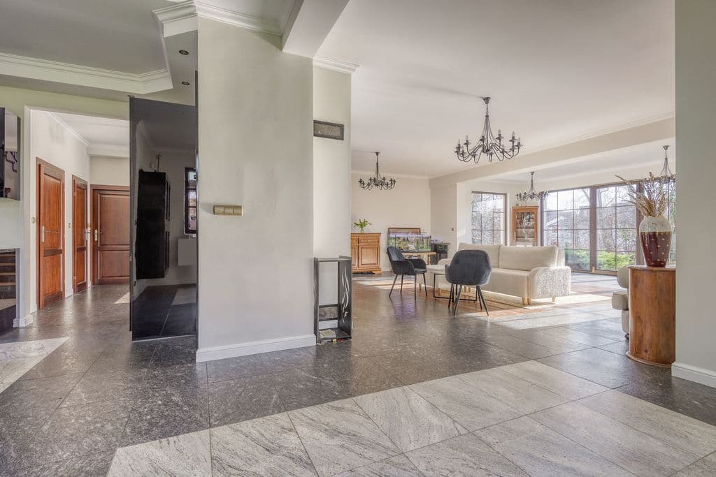 Przestronny wolnostojący dom z dużym ogrodem w Białołęce – 3