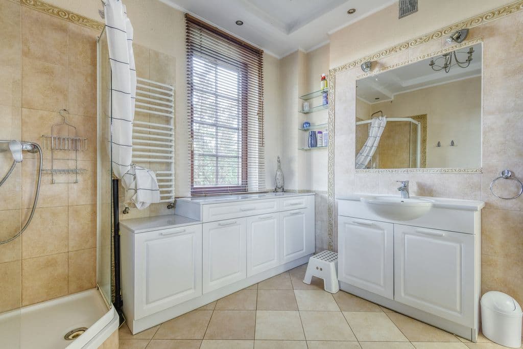 Przestronny wolnostojący dom z dużym ogrodem w Białołęce – 11