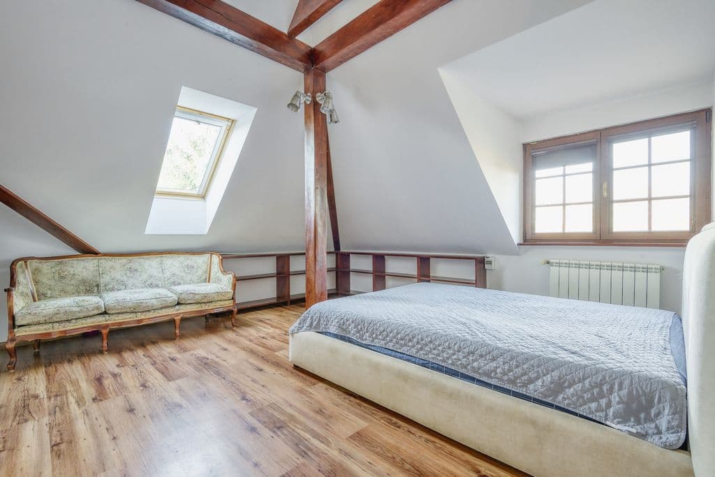 Przestronny wolnostojący dom z dużym ogrodem w Białołęce – 12