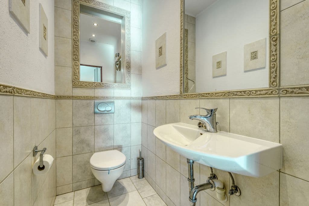 Przestronny wolnostojący dom z dużym ogrodem w Białołęce – 14