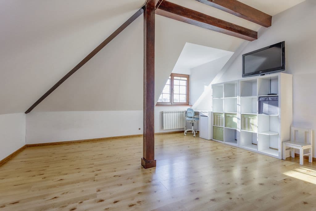 Przestronny wolnostojący dom z dużym ogrodem w Białołęce – 16