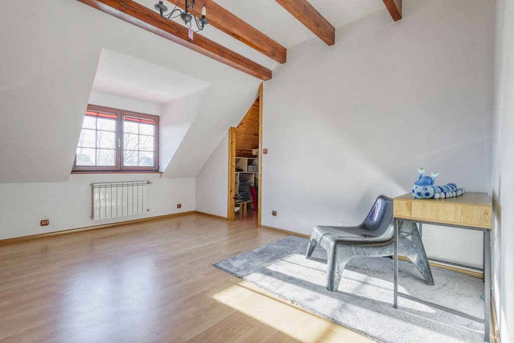 Przestronny wolnostojący dom z dużym ogrodem w Białołęce – 17