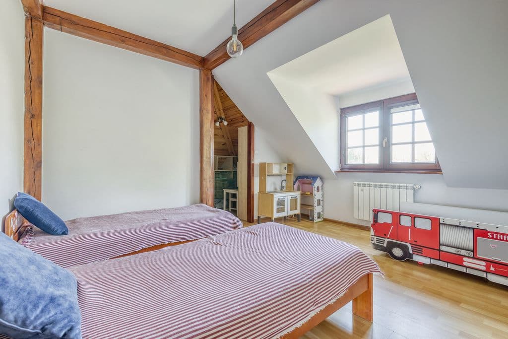 Przestronny wolnostojący dom z dużym ogrodem w Białołęce – 19