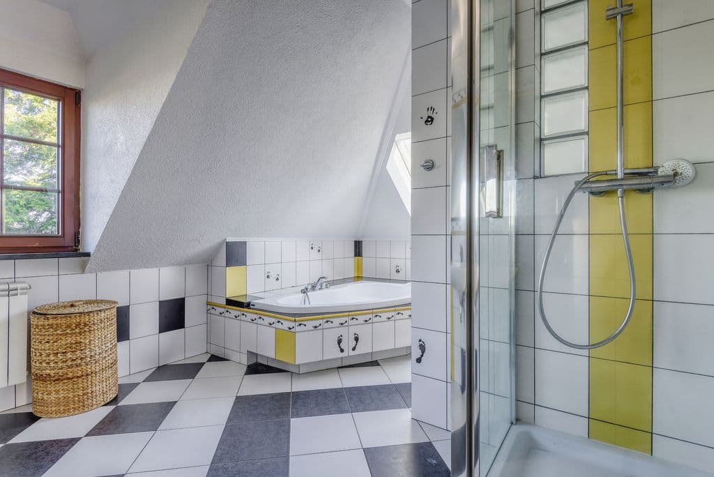 Przestronny wolnostojący dom z dużym ogrodem w Białołęce – 23