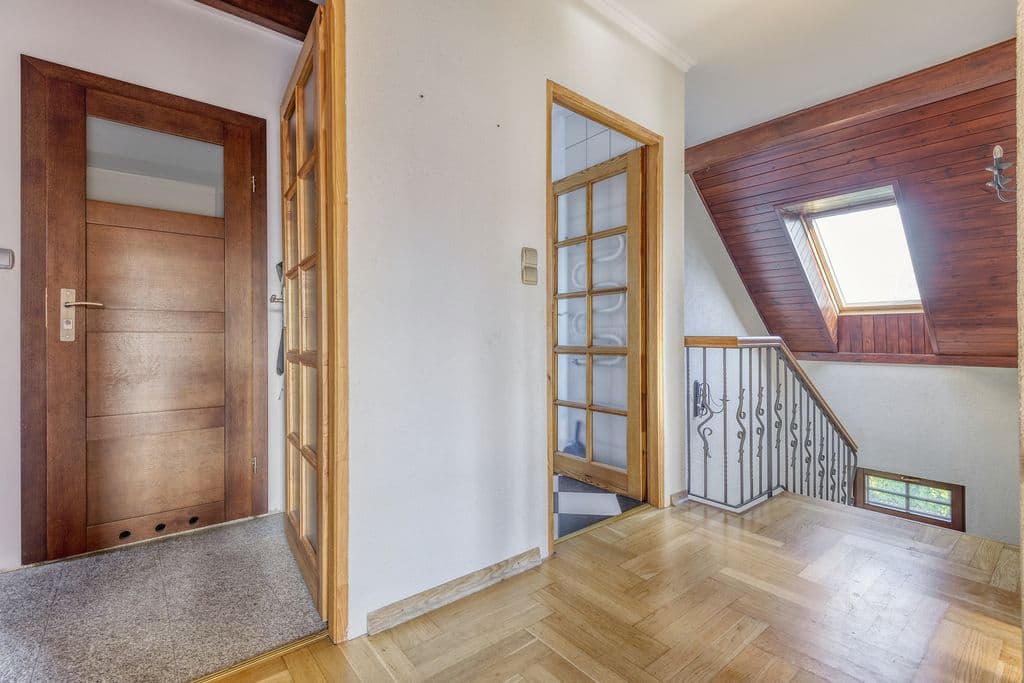 Przestronny wolnostojący dom z dużym ogrodem w Białołęce – 27