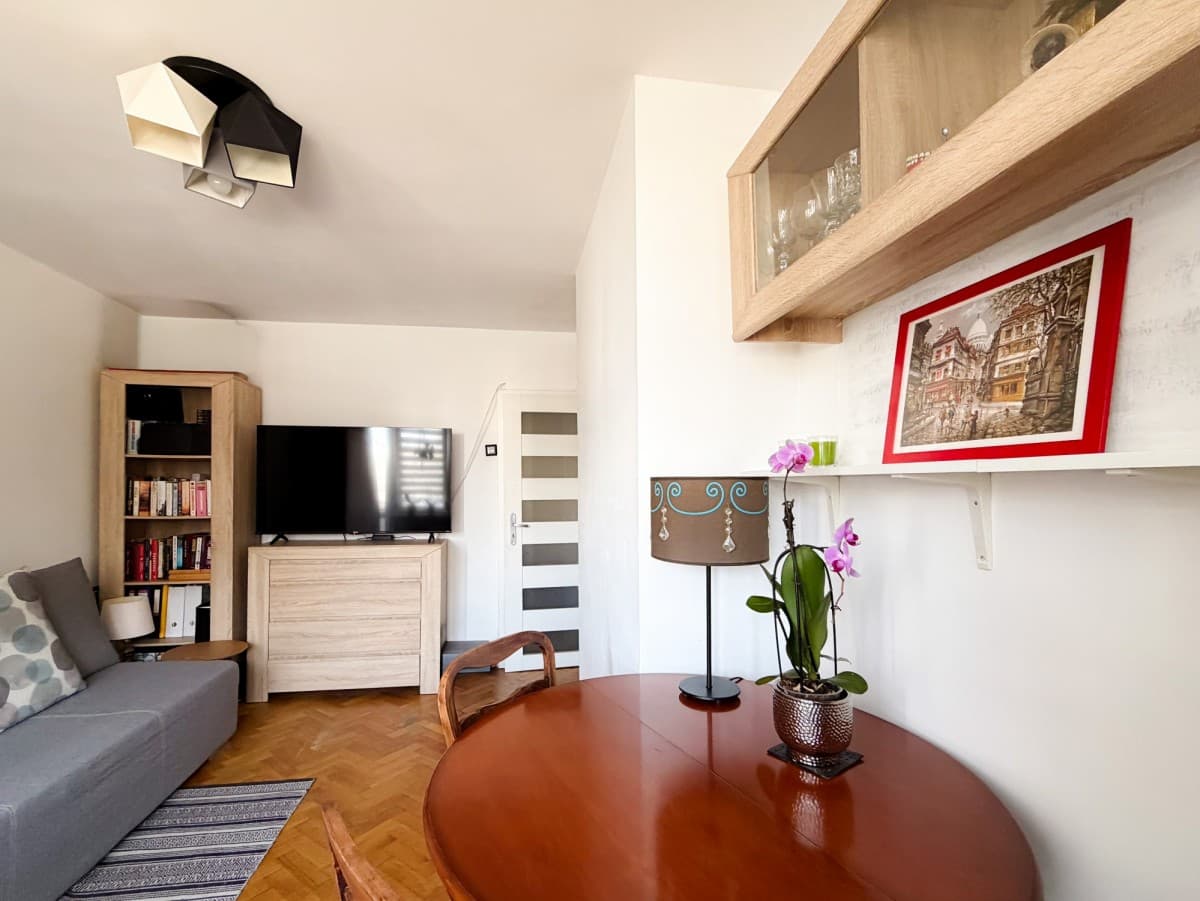 Słoneczne 2-pokojowe mieszkanie z balkonem w Mokotowie – 1