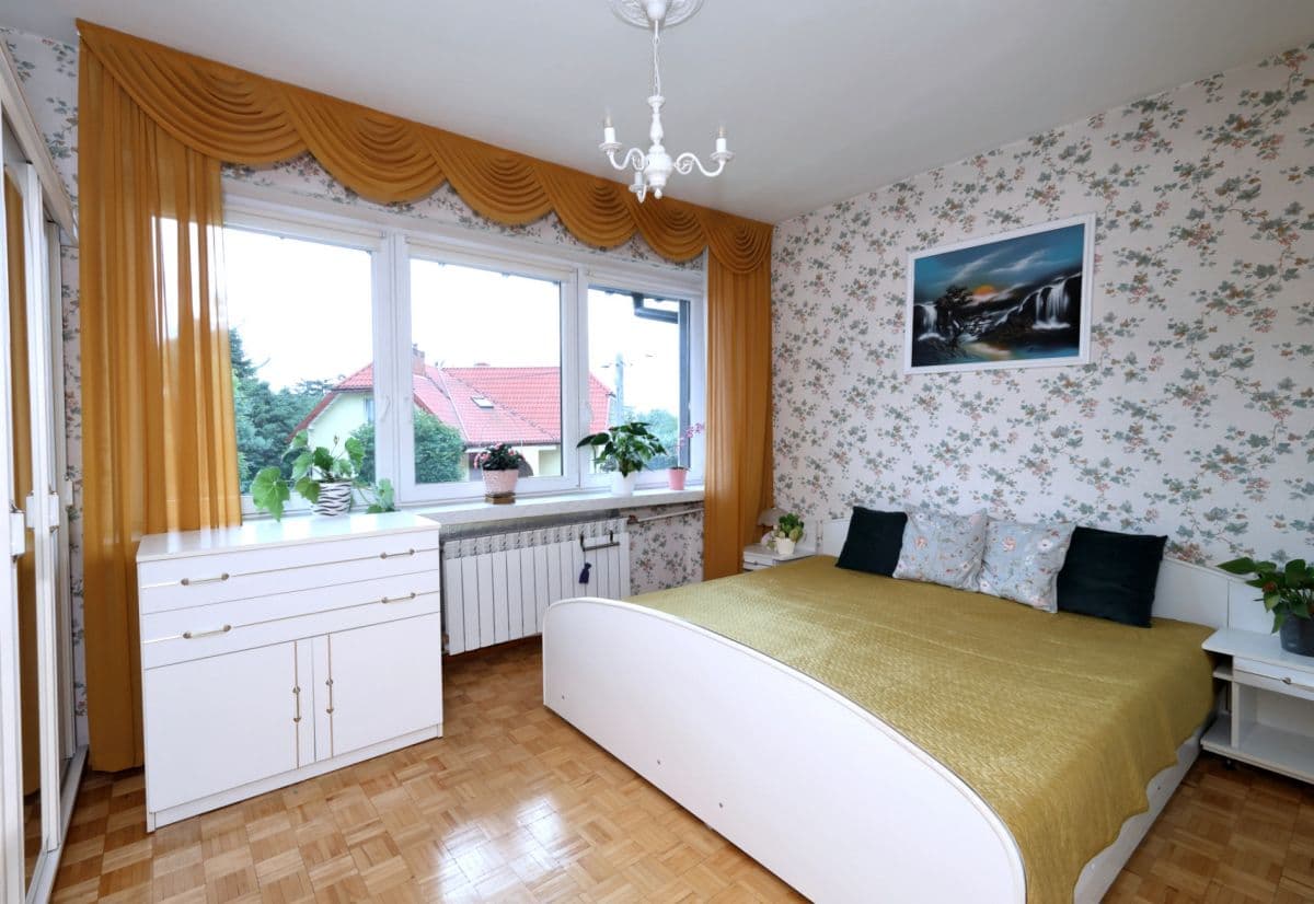 Przestronny dom wolnostojący z ogrodem przy ul. Rozwadowskiej – 7