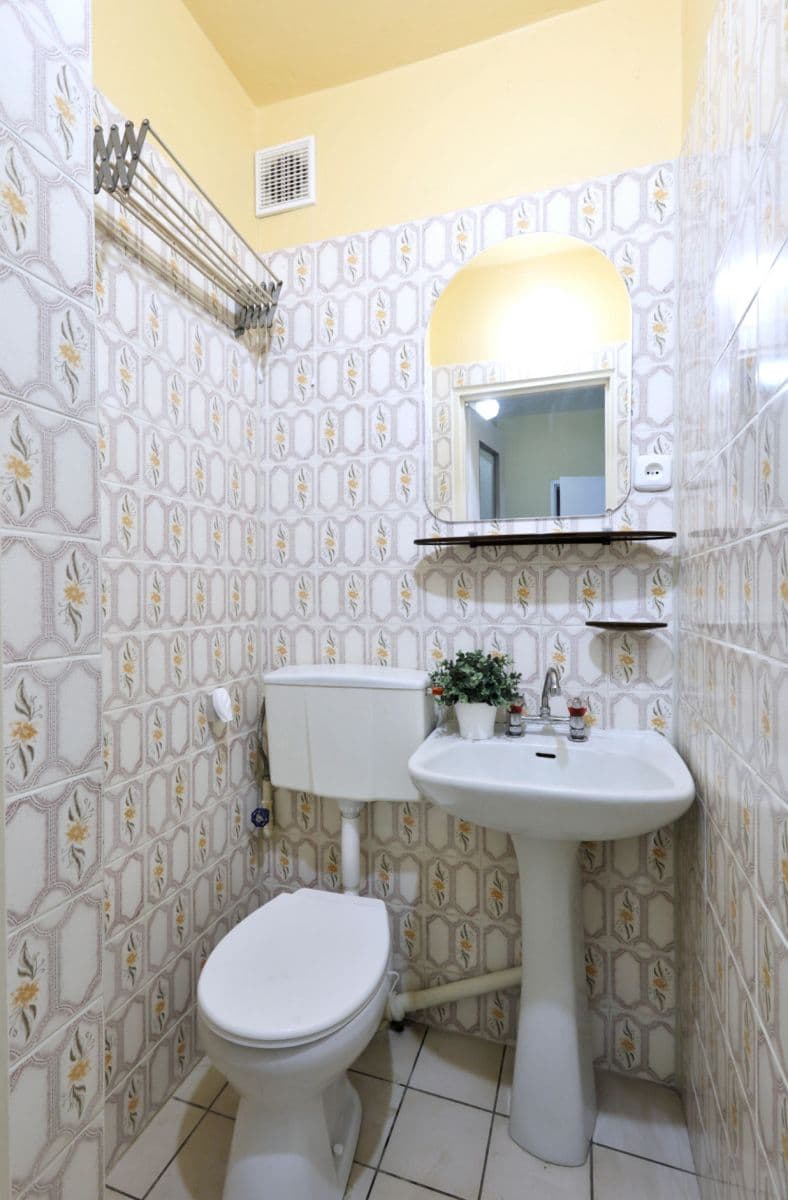 Przestronny dom wolnostojący z ogrodem przy ul. Rozwadowskiej – 12