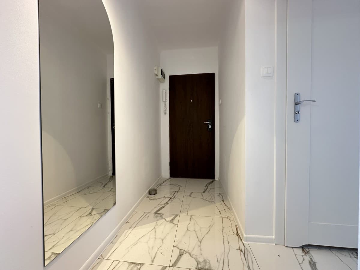 Odnowione mieszkanie z panoramicznymi widokami w Ursusie – 6