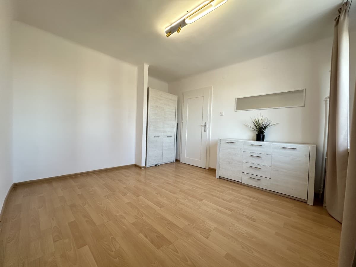 Odnowione mieszkanie z panoramicznymi widokami w Ursusie – 11