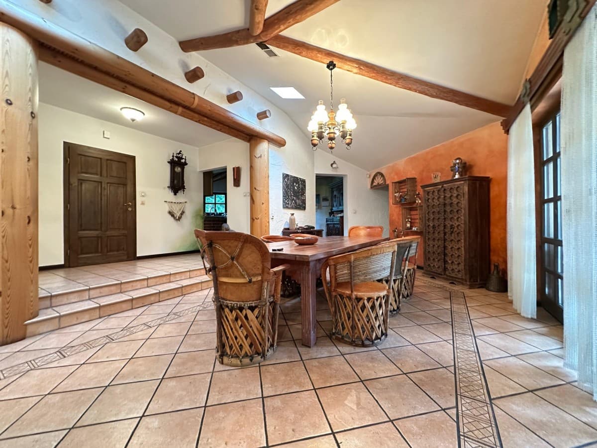 Wyjątkowy dom w stylu Santa Fe w Falenicy – 12