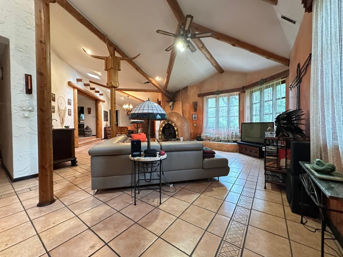 Wyjątkowy dom w stylu Santa Fe w Falenicy – 13