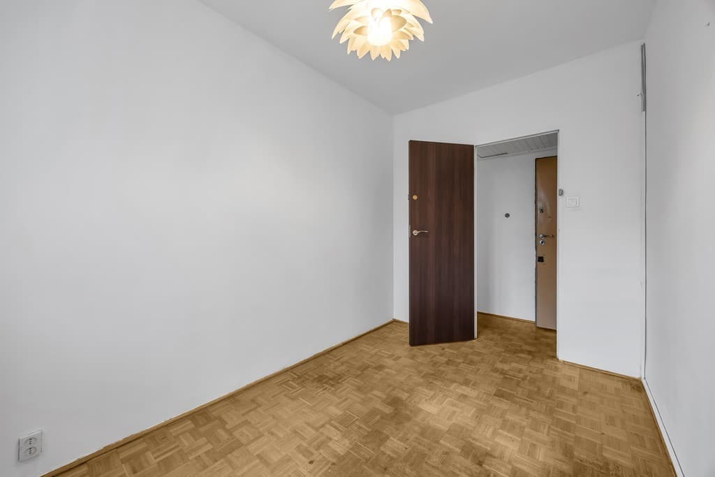 Czteropokojowe mieszkanie z balkonem z widokiem na park – 8