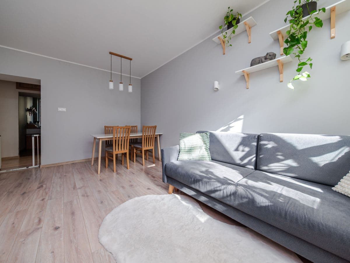 Dwupokojowe mieszkanie gotowe do wprowadzenia na cichej ulicy – 1