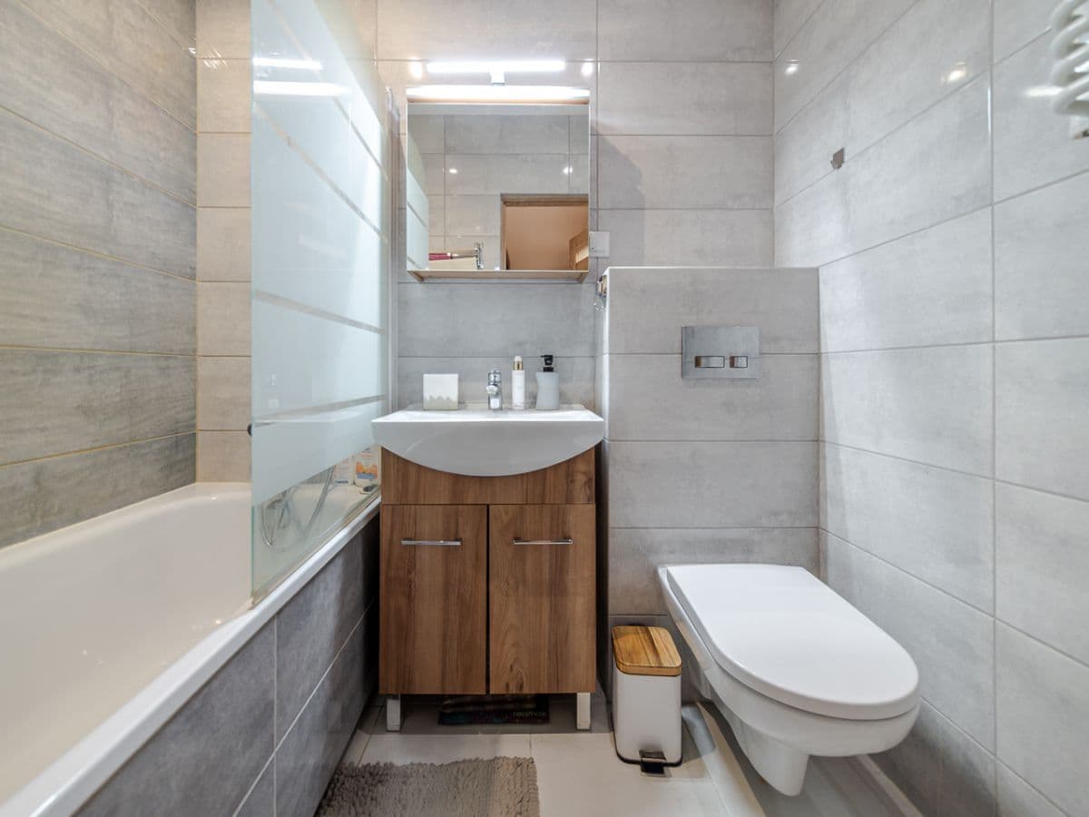 Dwupokojowe mieszkanie gotowe do wprowadzenia na cichej ulicy – 6