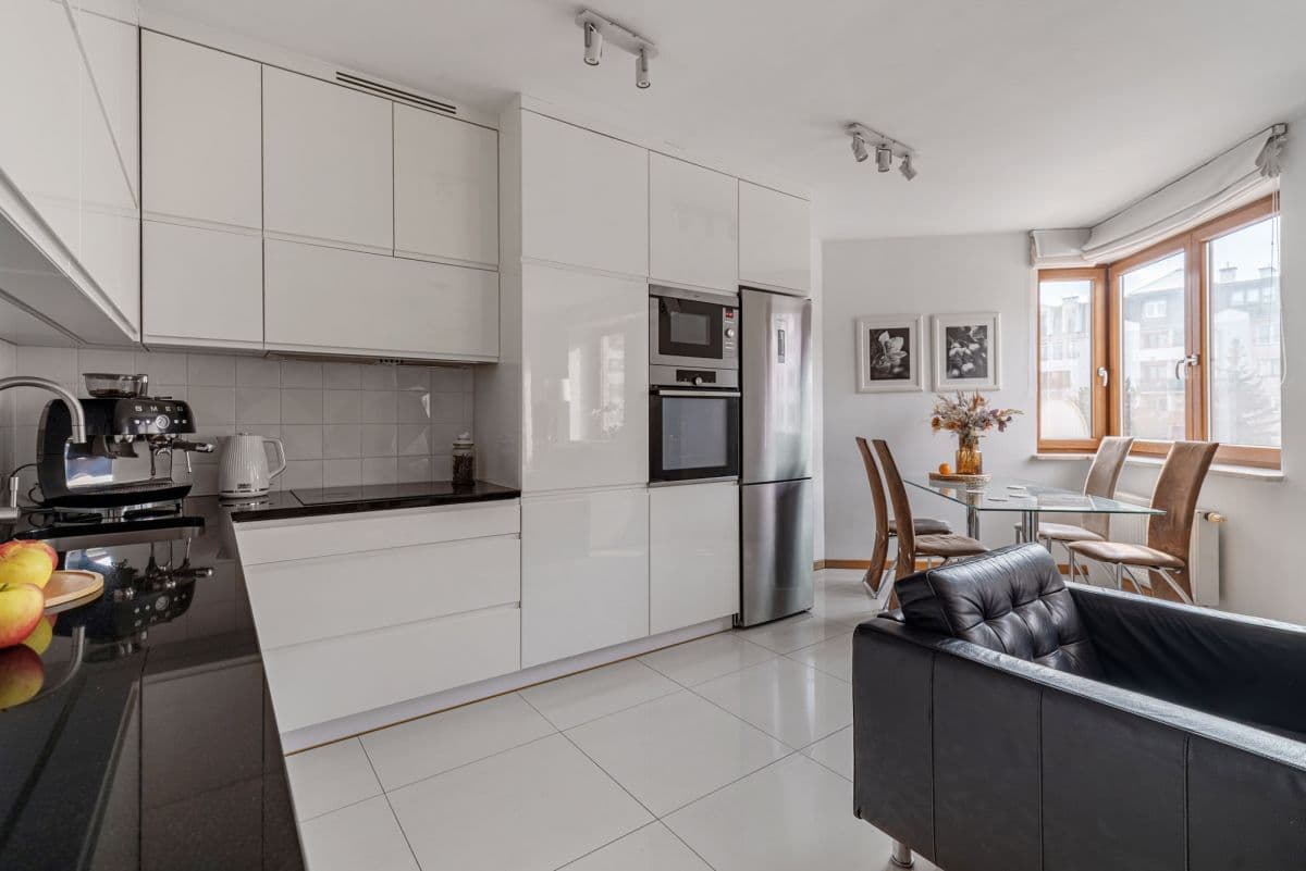 Funkcjonalne mieszkanie z balkonem na 1 piętrze – 2