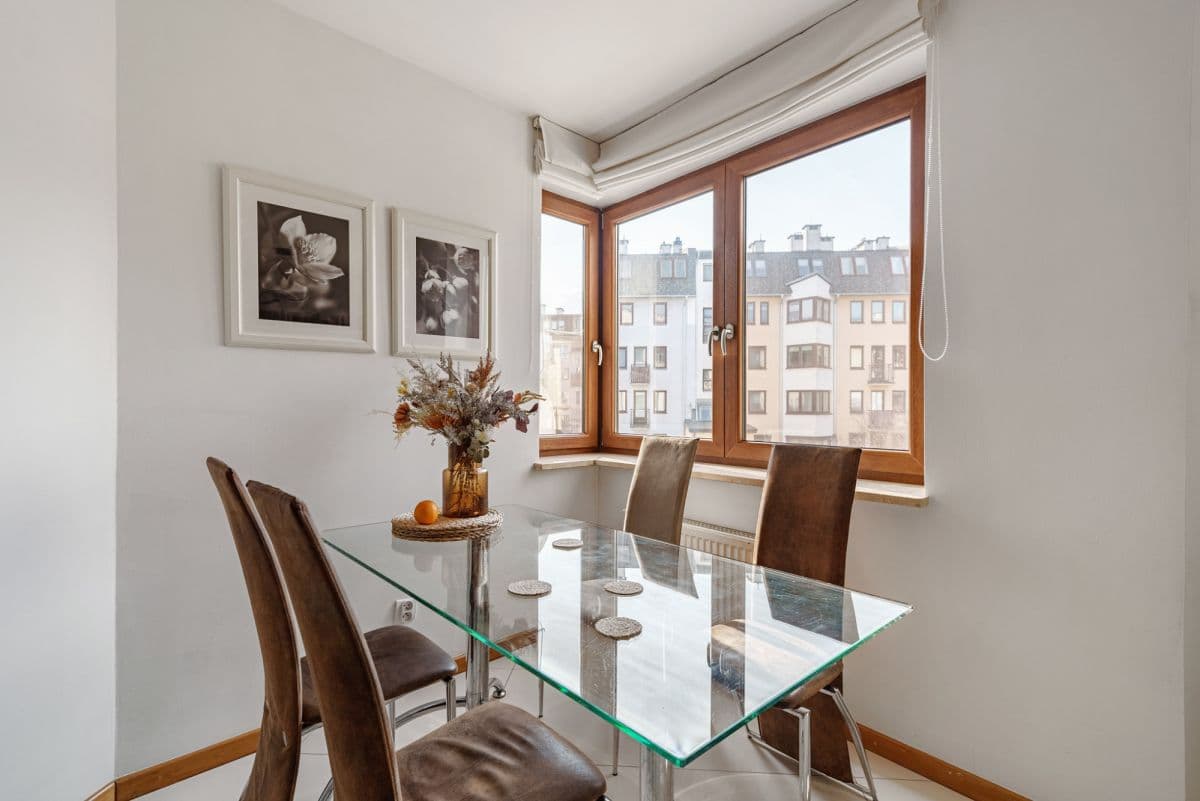 Funkcjonalne mieszkanie z balkonem na 1 piętrze – 4