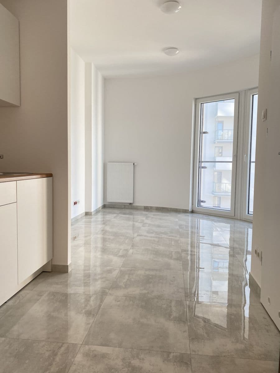 W pełni wyposażone biuro w tętniącej życiem Woli – 2