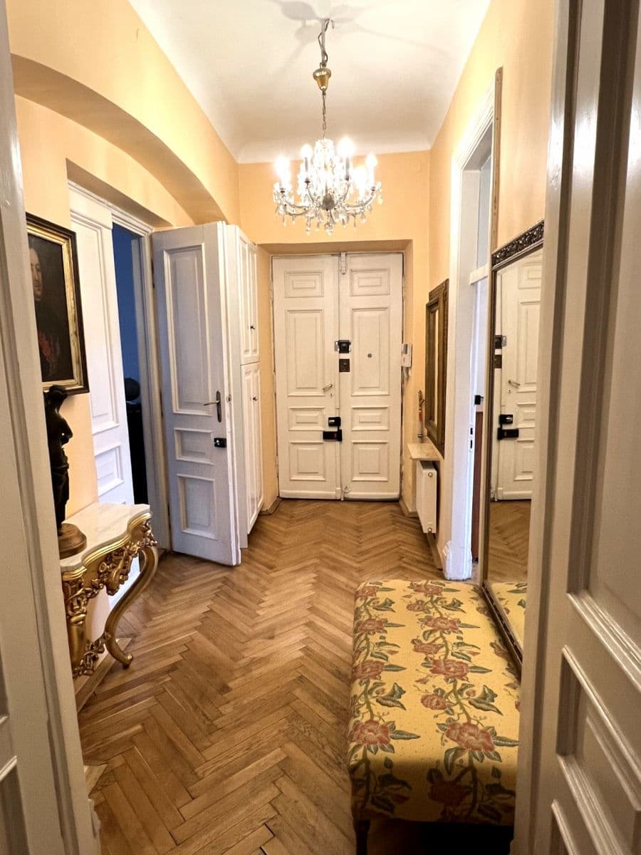 Zabytkowy apartament z nowoczesnymi udogodnieniami blisko metra – 4