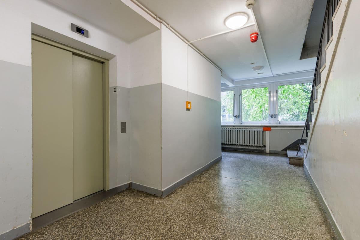 Kawalerka z widokiem na drapacze chmur w centrum – 11