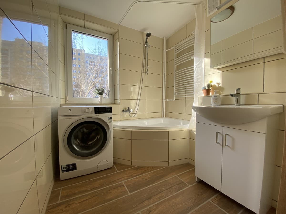 Jasne mieszkanie z balkonem, dostępne od 1 kwietnia – 14