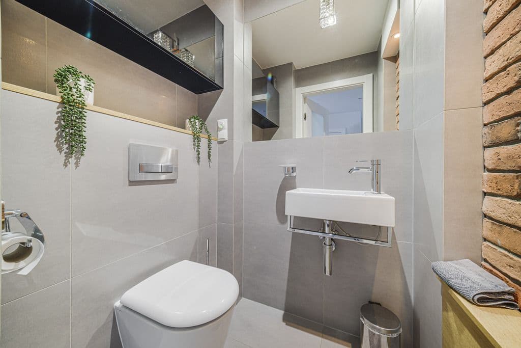 Urokliwy dom rodzinny z ogrodem i garażem – 10