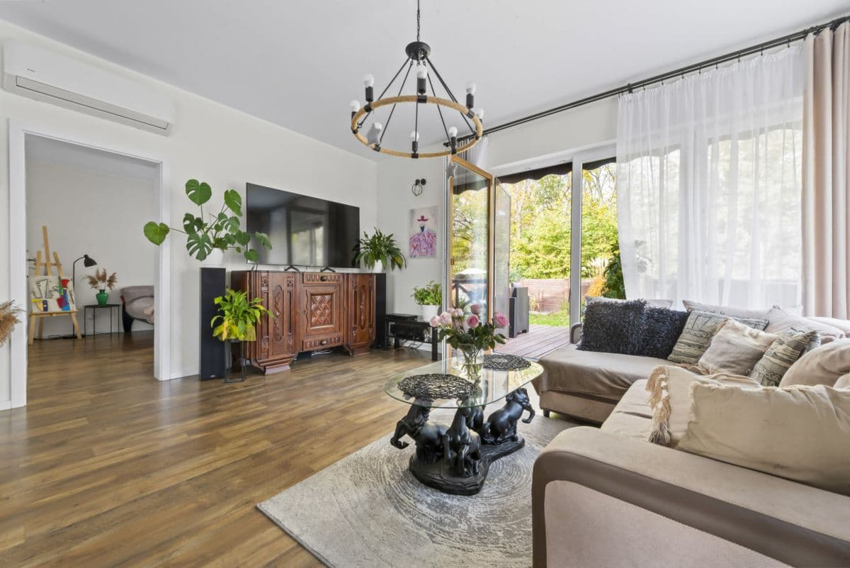 Przestronny dom rodzinny z pięknym ogrodem w Ciszycy – 1