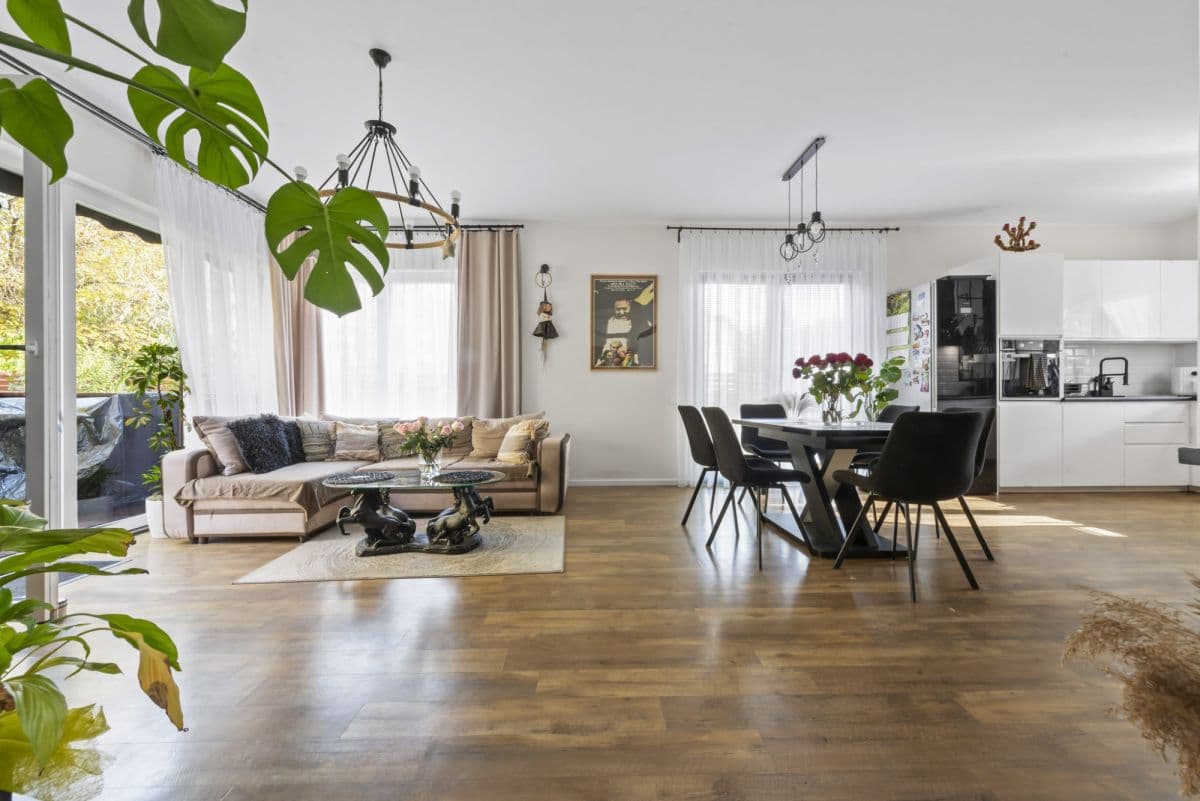 Przestronny dom rodzinny z pięknym ogrodem w Ciszycy – 3