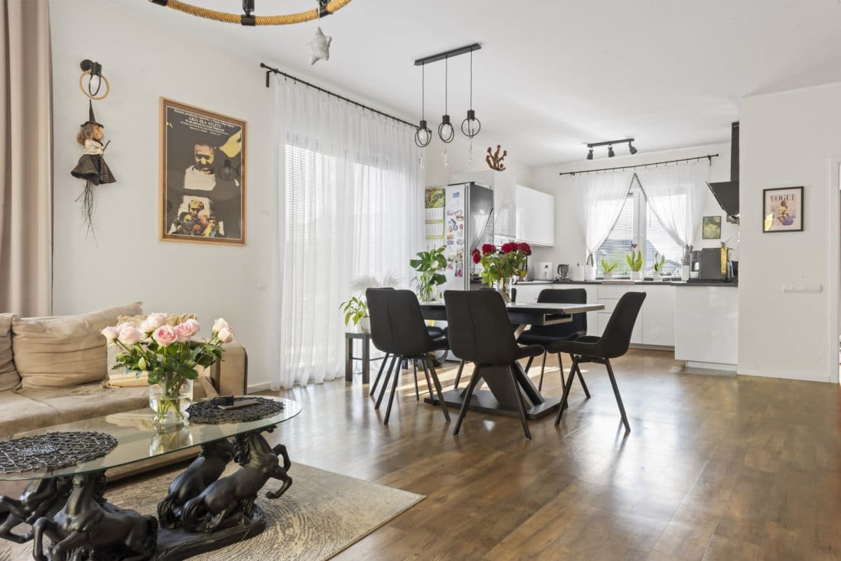 Przestronny dom rodzinny z pięknym ogrodem w Ciszycy – 4