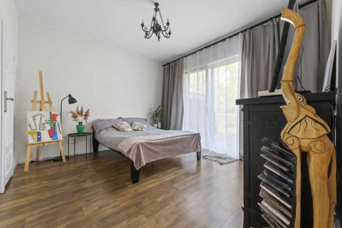 Przestronny dom rodzinny z pięknym ogrodem w Ciszycy – 6