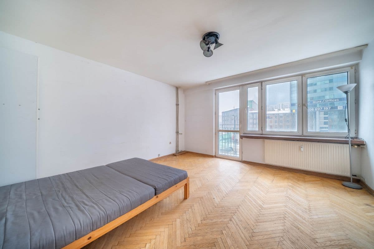 Pewna inwestycja przy Rondzie ONZ – 3