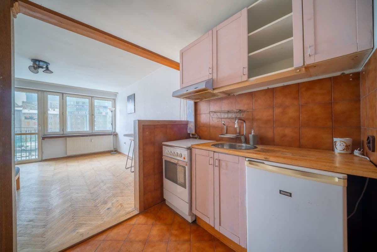 Pewna inwestycja przy Rondzie ONZ – 4