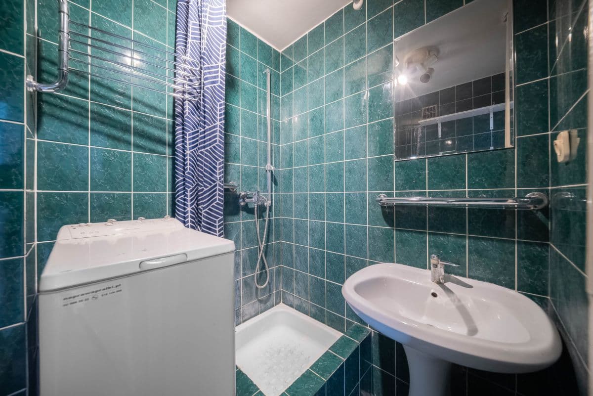 Pewna inwestycja przy Rondzie ONZ – 6