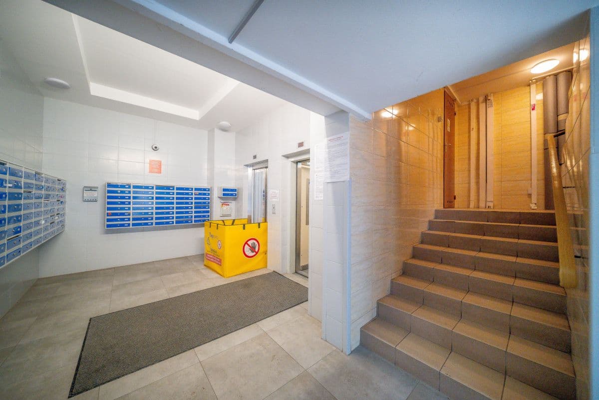 Pewna inwestycja przy Rondzie ONZ – 10