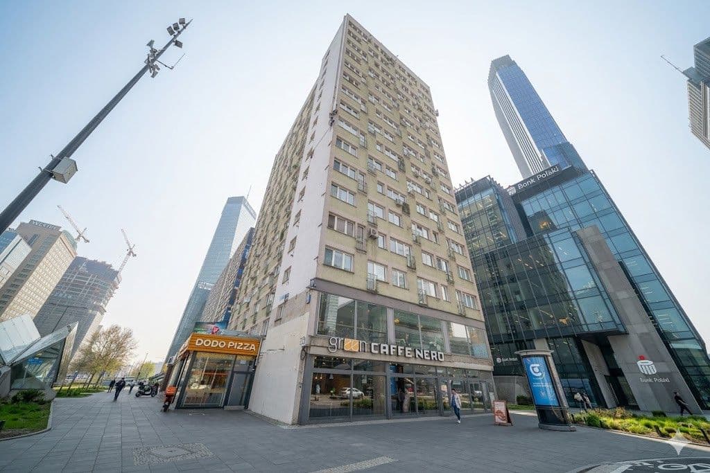 Pewna inwestycja przy Rondzie ONZ – 11