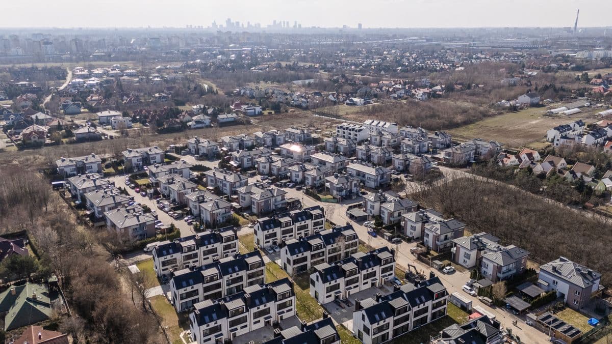 Przestronny segment z dużym ogrodem w Białołęce – 19