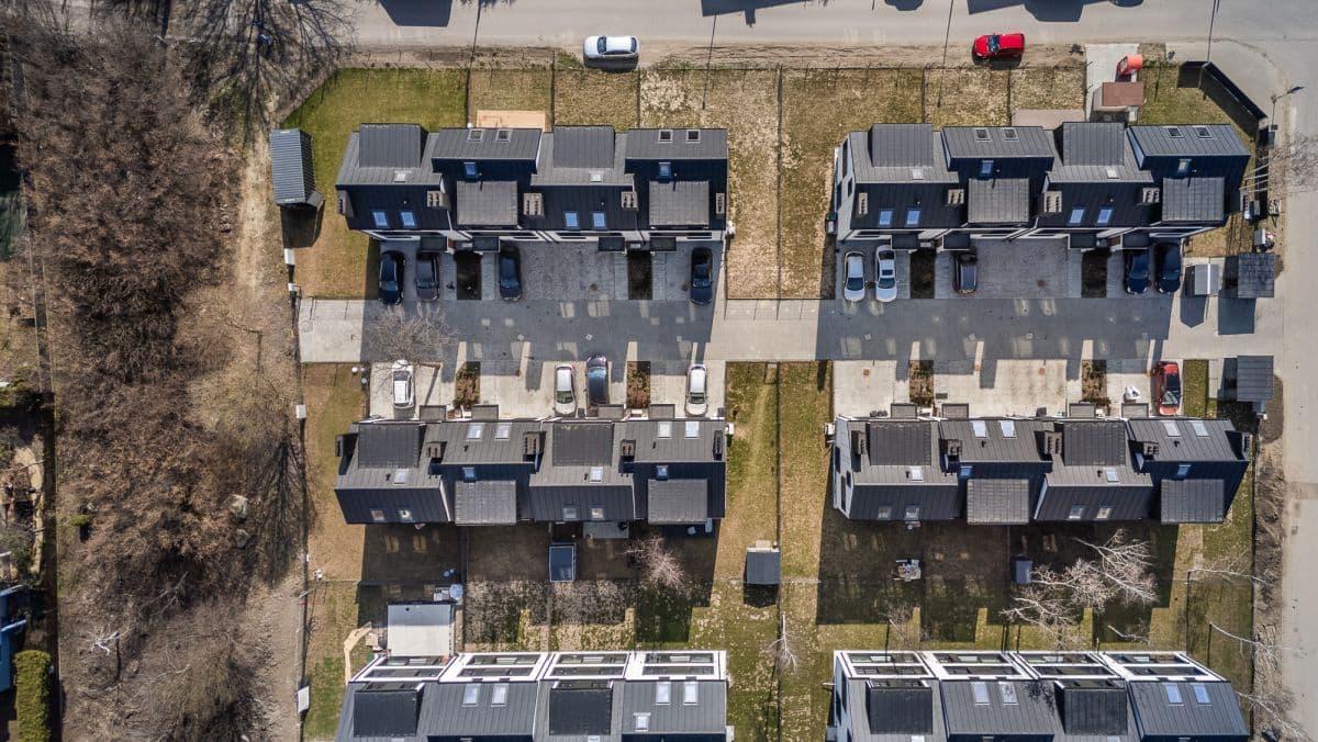 Przestronny segment z dużym ogrodem w Białołęce – 20