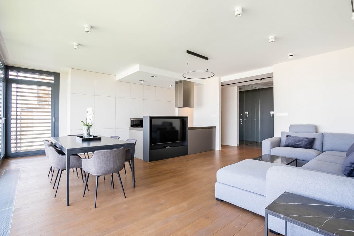 Przestronne 4-pokojowe mieszkanie z tarasem przy Grzybowskiej – 4