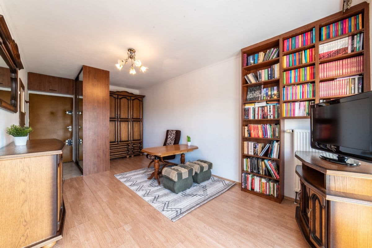 Słoneczna kawalerka w strzeżonym budynku z balkonem – 3